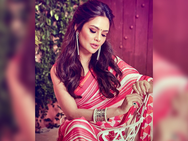 Esha Gupta Traditional Look