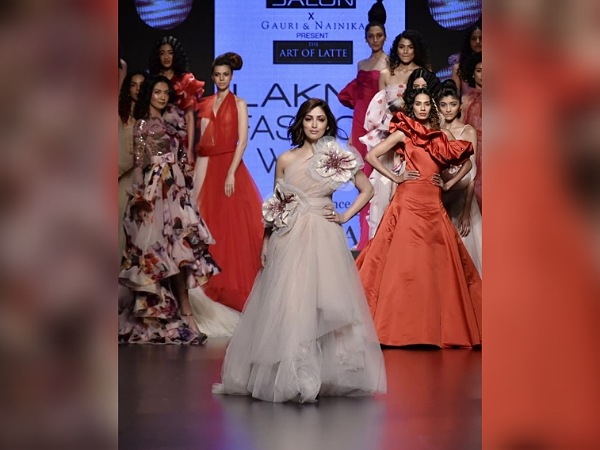 Yami Gautam In A Beige Gown At Lakme Fashion Week Summer Resort19