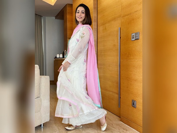 Hina Khan In A Pretty White Ethnic Suit