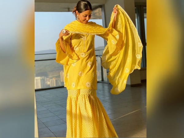 Hina Khan In A Yellow Printed Dupatta