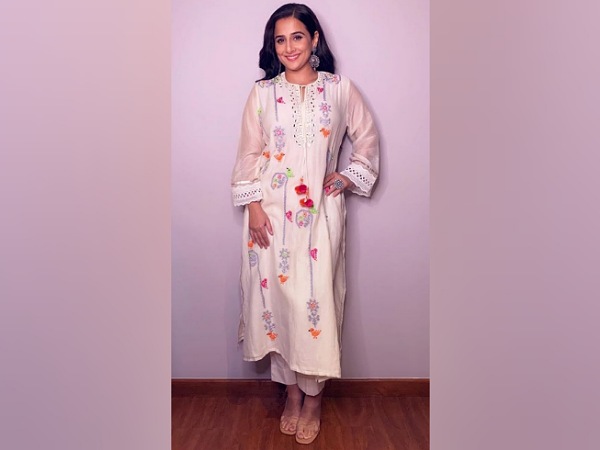 Vidya Balan In A White Chanderi Tunic