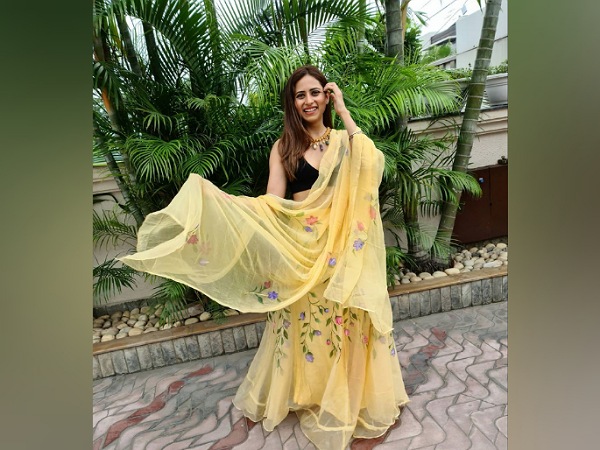 Sargun Mehta In A Yellow Lehenga Sargun Mehta In A Yellow Lehenga