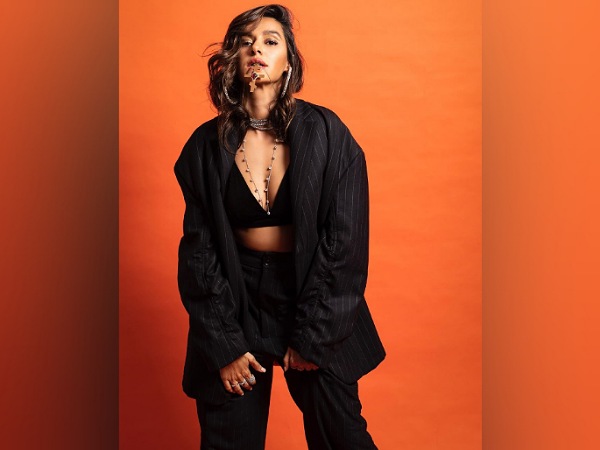 Shibani Dandekar Fashion