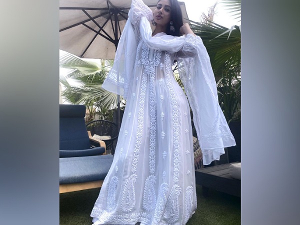 Mouni Roy In A White Ethnic Suit Mouni Roy In A White Ethnic Suit