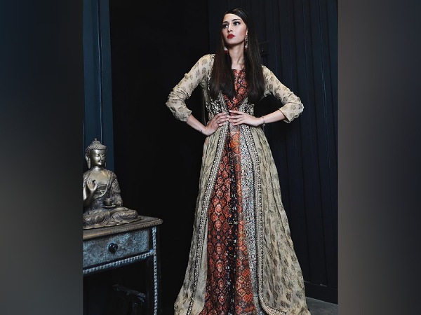 Erica Fernandes In A Pretty Anarkali Erica Fernandes In A Pretty Anarkali