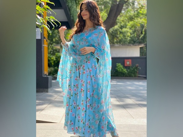Aamna Sharif In A Blue Floral Anarkali