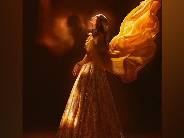 Malaika Arora In Designer Yellow Lehenga