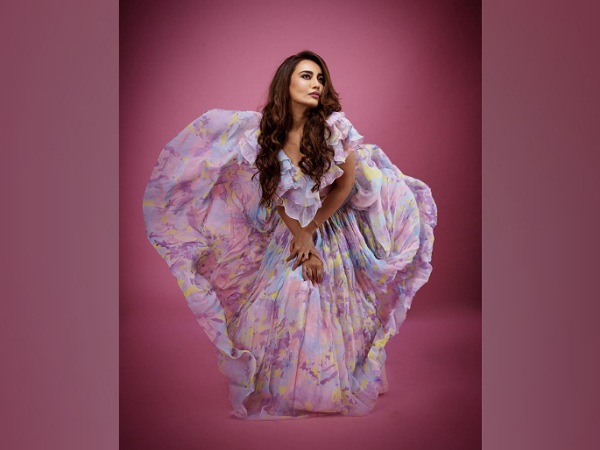 Surbhi Jyoti In Western Lehenga Set