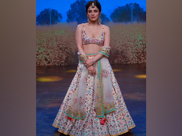 Celebrity Showstoppers From LFW 2020