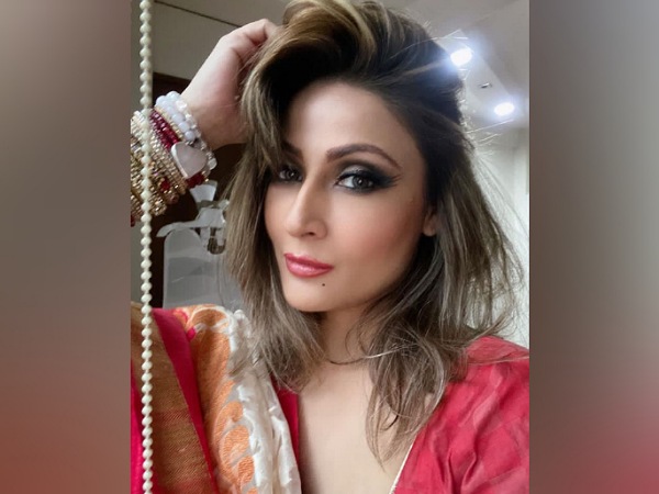 Urvashi Dholakias Three Winged Eyeliner