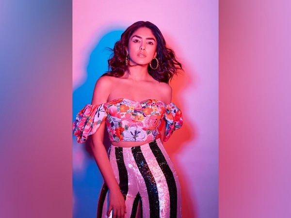 Mrunal Thakur’s Dramatic Eye Make-Up