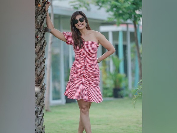 Shweta Tiwari In A Red Checked Dress