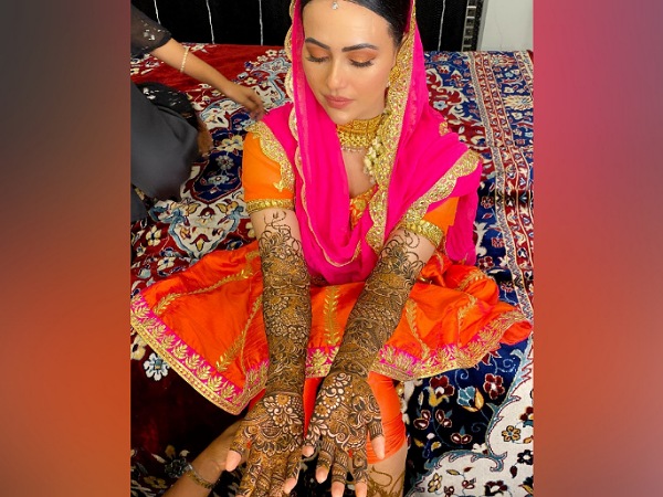 Sana Khan’s Suit From Mehendi Ceremony