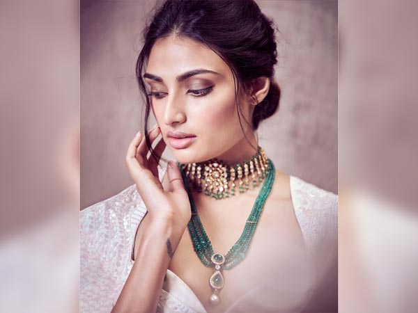 Athiya Shetty’s Minimalist Look