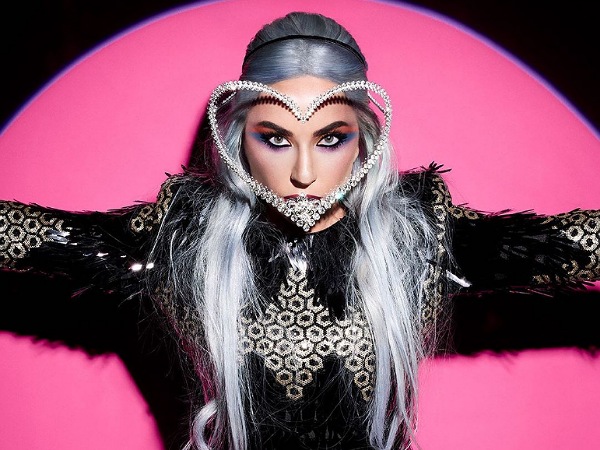 Lady Gaga Flaunts Exotic Make-Up Lady Gaga Flaunts Exotic Make-Up