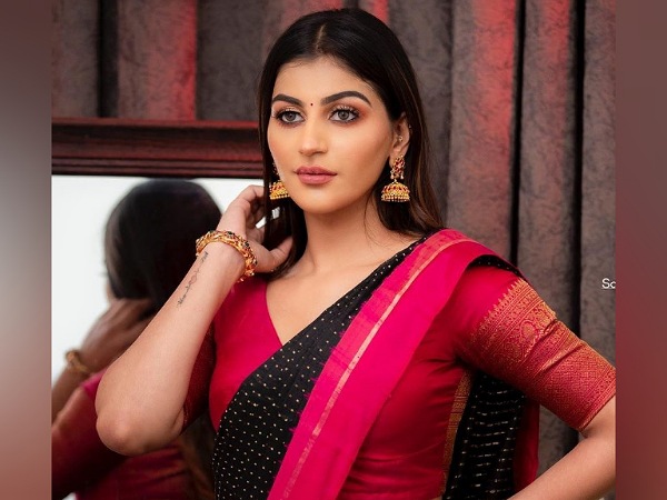 Yashika Aannand’s Bold Make-up Look