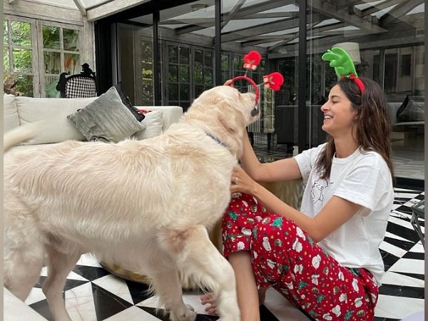 Ananya Panday’s Christmas-Perfect Look