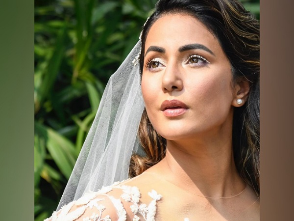 Hina Khan’s Makeup And Hairstyle