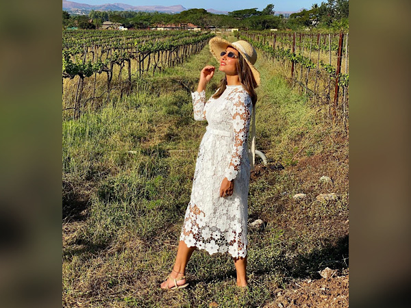 Hina Khan In A White Lace Dress And Hat