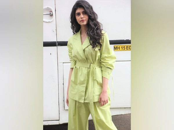 Sanjana Sanghi In Lime-Green Pant Suit