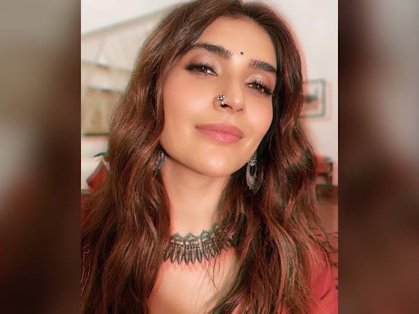 Karishma Tanna’s Glossy Make-Up Look