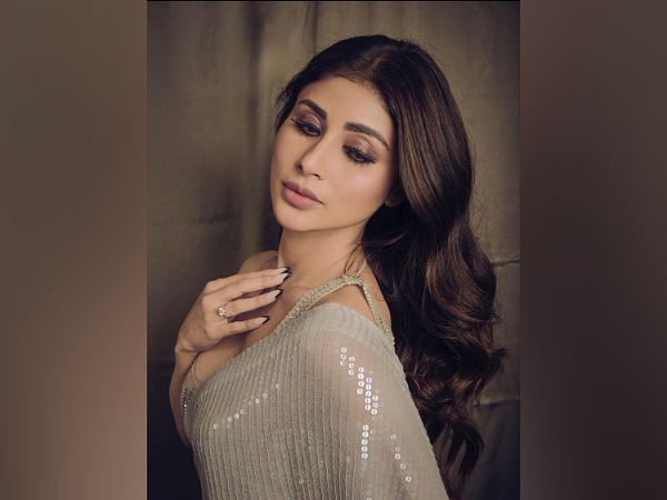Mouni Roy’s Glam Yet Subtle Makeup Look