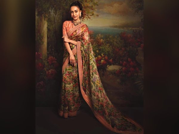 Erica Fernandes In A Floral Saree