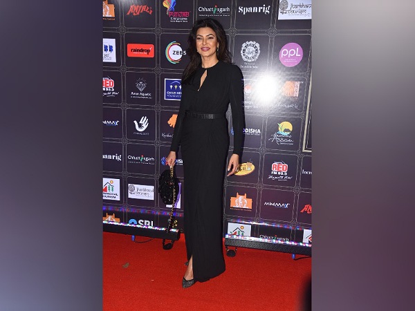 Sushmita Sen In A Body-Hugging Gown