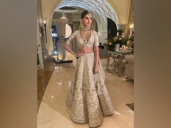 Tara Sutaria’s Lehenga And It’s Price