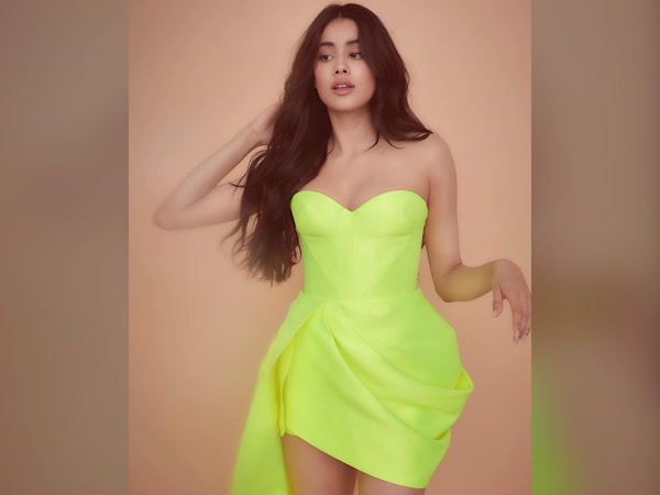 Janhvi Kapoor In A Neon Green Dress Janhvi Kapoor In A Neon Green Dress