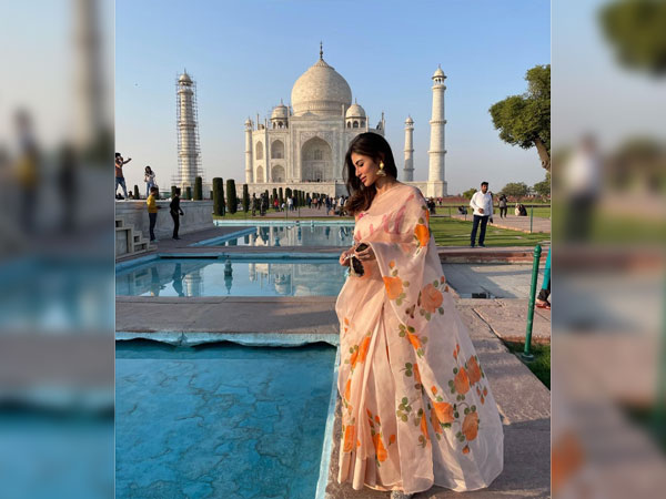 Mouni Roy Traditional Looks Mouni Roy Traditional Looks