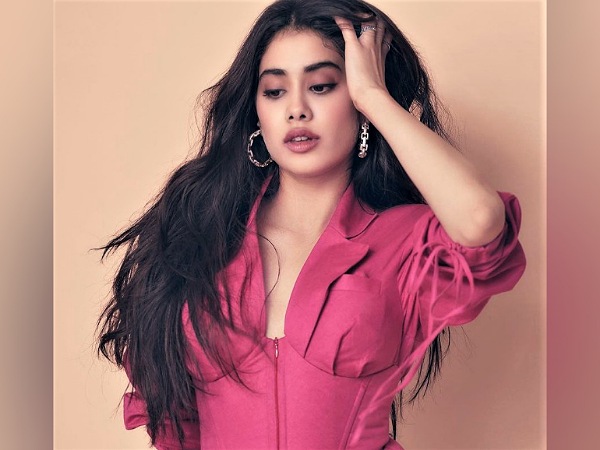 Janhvi Kapoor’s Minimal Pink Makeup Look