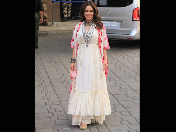 Ram Setu Stars Flew To Ayodhya For Shoot