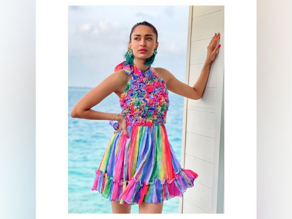 Erica Fernandes’ Pictures From Maldives In Backless Colourful Dresses