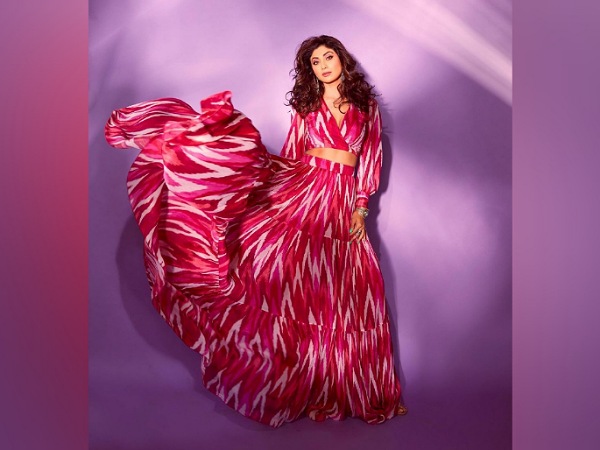 Shilpa Shetty In A Pink Crop Top And Skirt