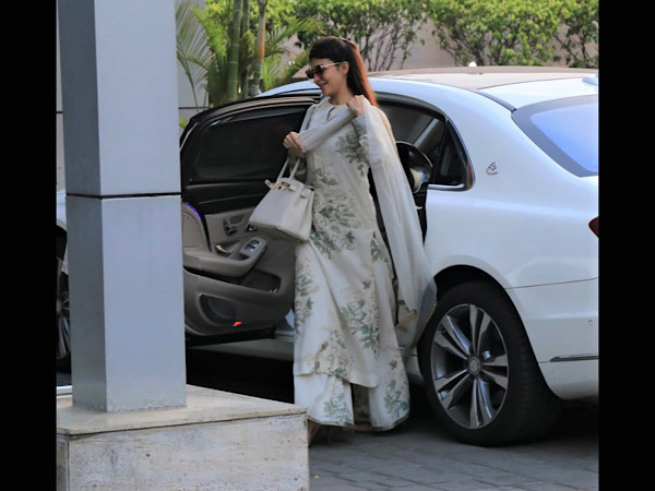 Ram Setu Stars Flew To Ayodhya For Shoot