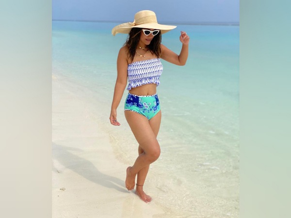 Hina Khan In Bikini Bottoms And Crop Top