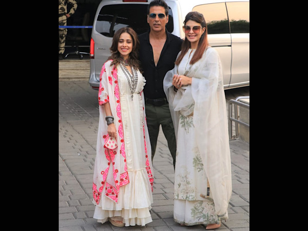 Ram Setu Stars Flew To Ayodhya For Shoot