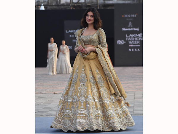 Divya Khosla Kumar Showstopper