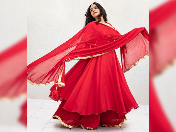 Amruta Khanvilkar Style