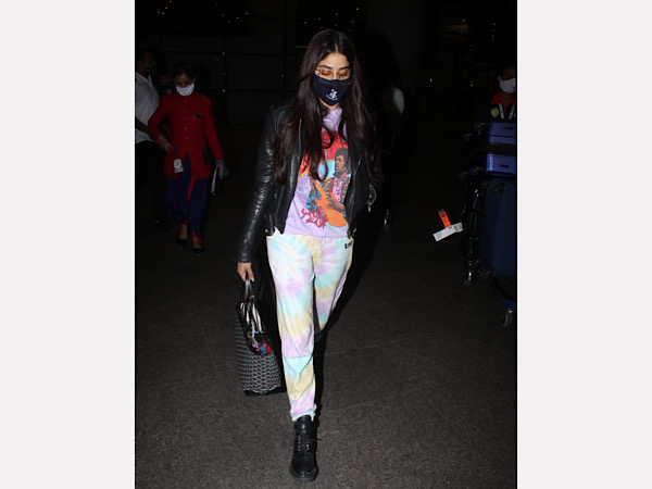 Janhvi Kapoor Airport Look