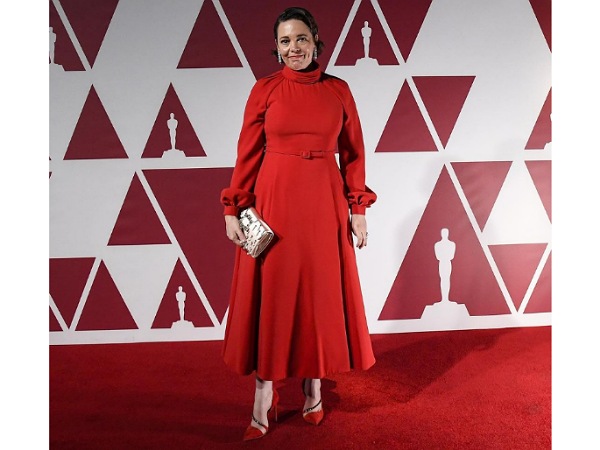  Olivia Colman in A Red Dress At The Oscars 2021