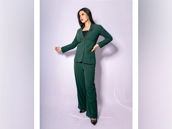 Zareen Khans Green Pantsuit For Office