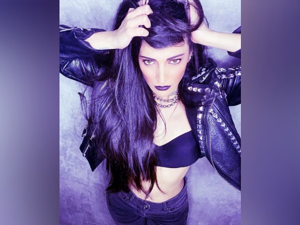 Shruti Haasan’s Bold Makeup Look