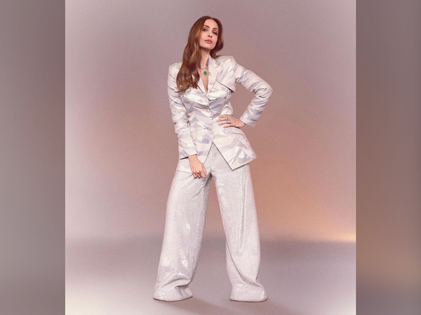 Malaika Arora In A Sassy Pastel Pantsuit