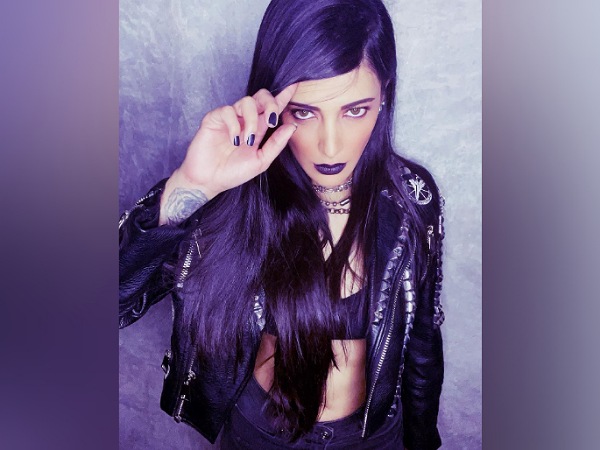 Shruti Haasan’s Bold Makeup Look