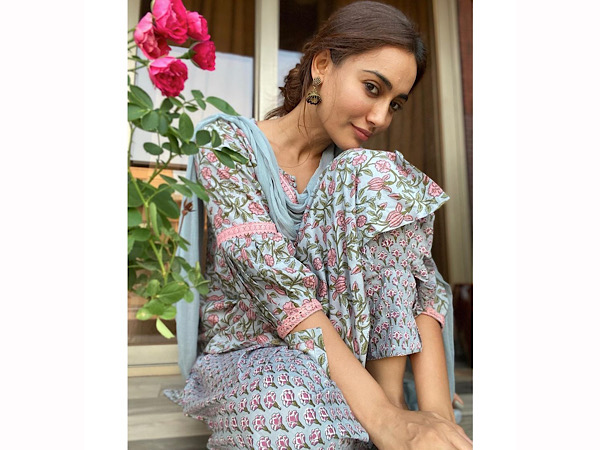 Surbhi Jyoti In A Blue Kurta Set