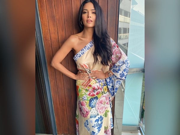 Esha Gupta In A Multicolour Floral Dress