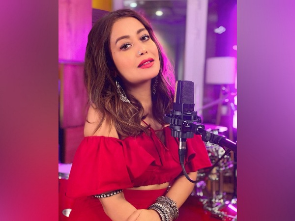 Neha Kakkars Bright Lipstick Look