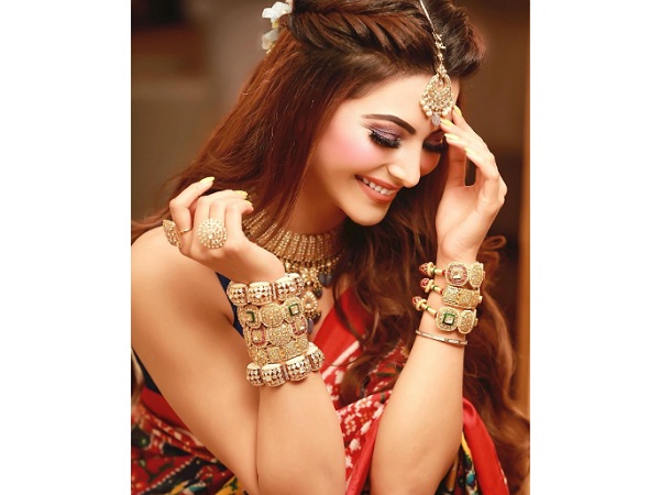 Urvashi Rautela’s Makeup And Hairstyle